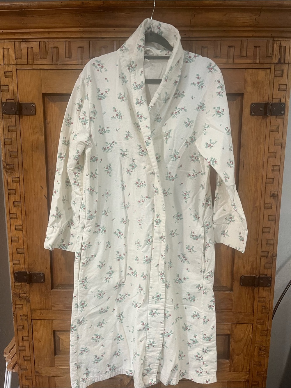GARNET HILL Floral Cotton Robe in White with Pink & Green Print